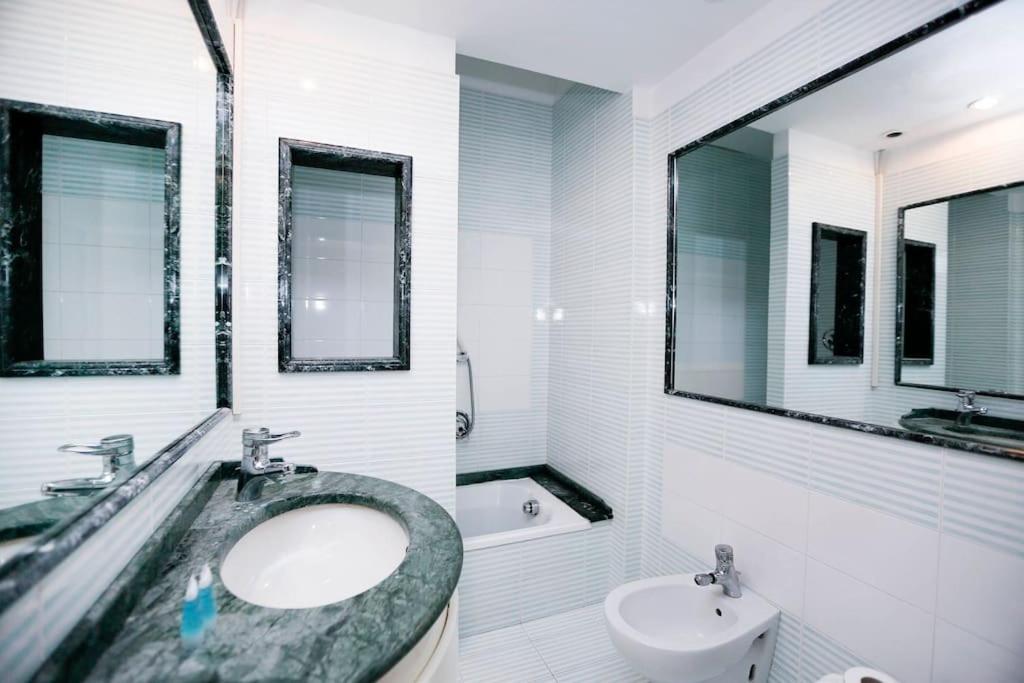 Blue Navona Two Bedroom Apartment - Topcollection Рим Экстерьер фото